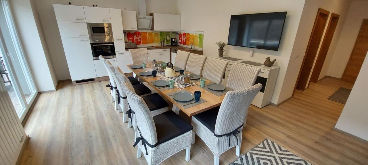 Ferienwohnung Am Fluss 클로텐 외부 사진